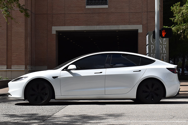 Everything to know about Tesla tyre size